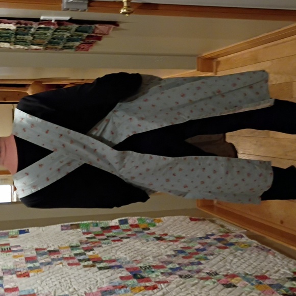 Women's Dress, Apron with Pockets. By Hearts Desire - Picture 6 of 6